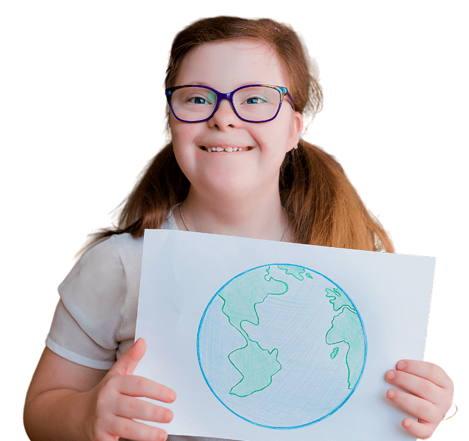 Menina com oculos segurando um desenho do mapa mundi